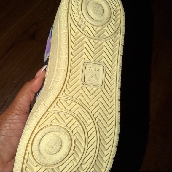 MARNI x VEJA " Graffiti " Printed Low-Top 100% Calf Leather Sneakers - Picture 5 of 7